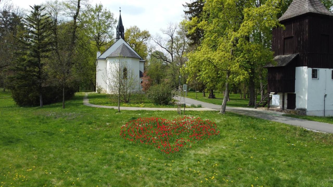 Homestay Podebrady Luaran gambar